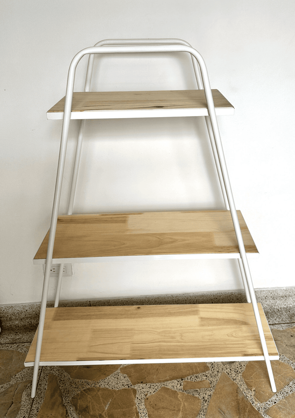 Escalera hierro blanco y madero