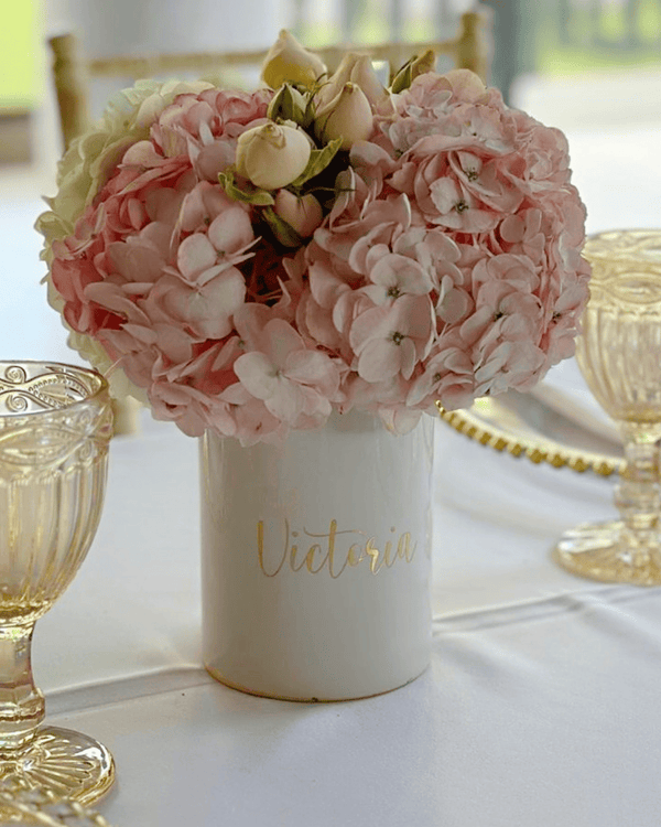 Jarrones blancos de cerámica