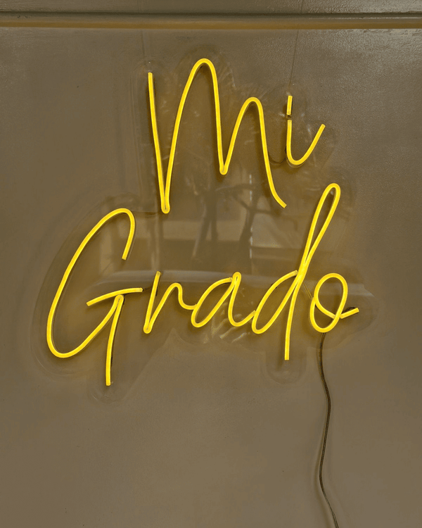 Letrero luminoso Mi grado