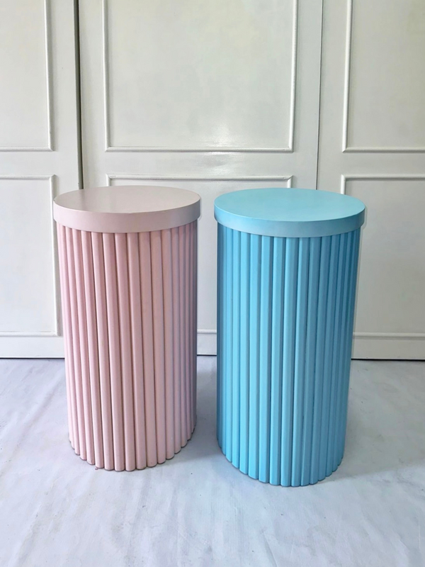 Mesas cilindro acanalado rosado y azul pastel