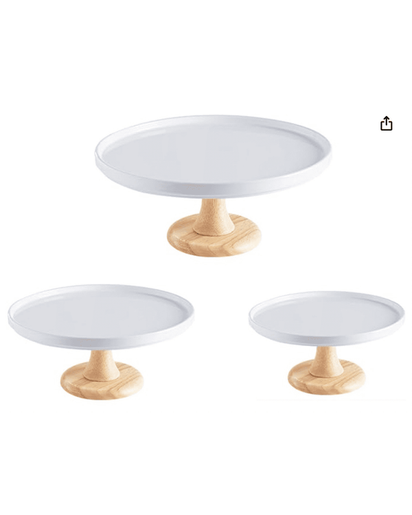 Set de torteras blancas con base en madera